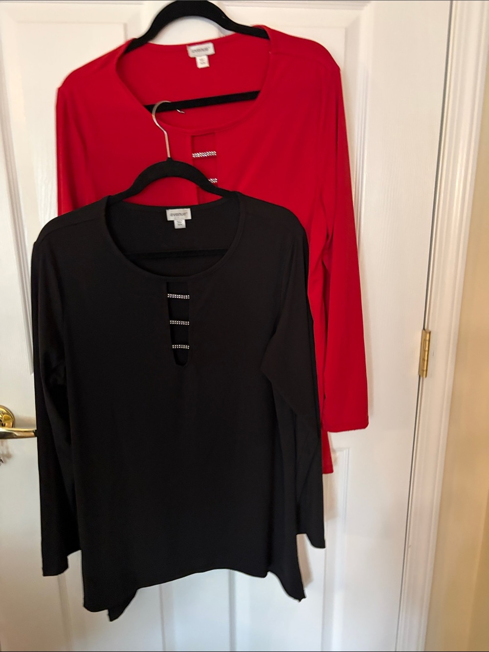 Long-Sleeve Scoop Neck Top Duo - Black and Red by The Avenue